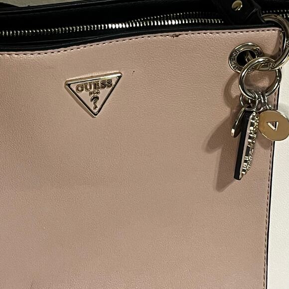 Guess Classic Y2K Beige & White tote with Black Straps and Charms. Travel, Work - Picture 4 of 10